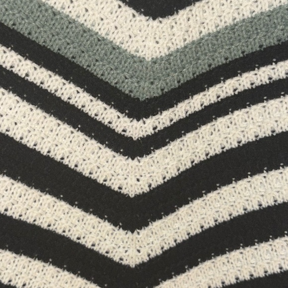 Chic Backless Chevron Dress - Picture 5 of 5